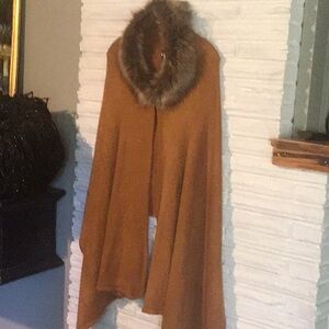 NWT Coco and Carmen cape